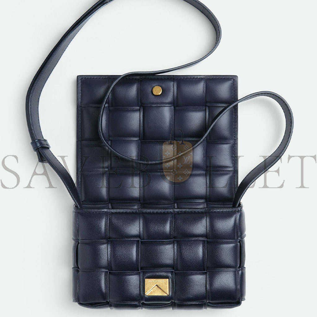BOTTEGA VENETA SMALL PADDED CASSETTE (19*12*5cm) BOTTEGA VENETA SMALL PADDED CASSETTE (19*12*5cm)